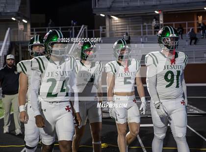 Thumbnail 1 in Dickinson vs. Strake Jesuit (UIL Football 6A D1 Regional) photogallery.