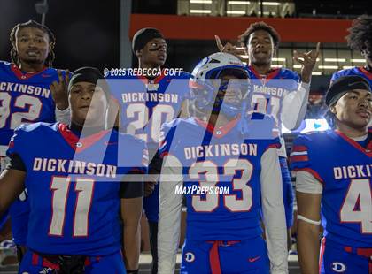 Thumbnail 3 in Dickinson vs. Strake Jesuit (UIL Football 6A D1 Regional) photogallery.