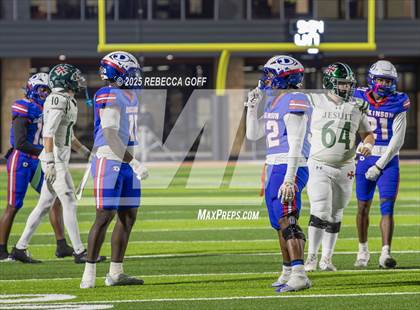 Thumbnail 1 in Dickinson vs. Strake Jesuit (UIL Football 6A D1 Regional) photogallery.