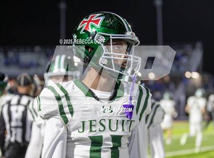 Thumbnail 2 in Dickinson vs. Strake Jesuit (UIL Football 6A D1 Regional) photogallery.