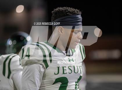 Thumbnail 1 in Dickinson vs. Strake Jesuit (UIL Football 6A D1 Regional) photogallery.