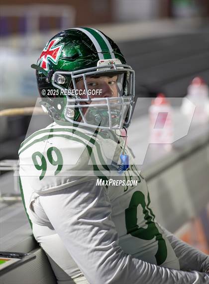 Thumbnail 1 in Dickinson vs. Strake Jesuit (UIL Football 6A D1 Regional) photogallery.