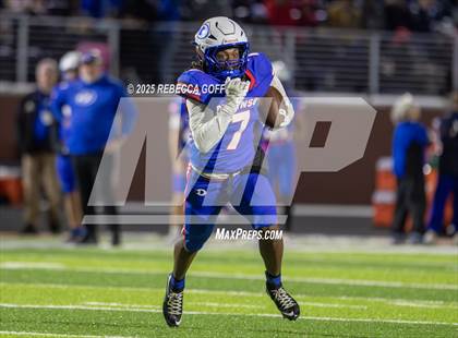 Thumbnail 1 in Dickinson vs. Strake Jesuit (UIL Football 6A D1 Regional) photogallery.