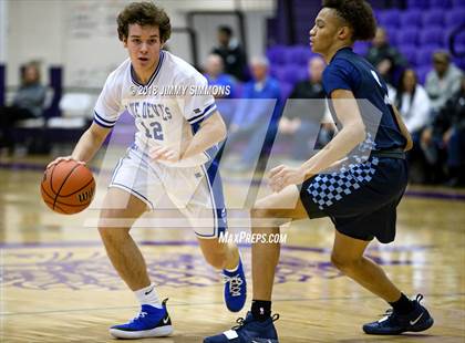 Thumbnail 3 in Quincy vs. Belleville East photogallery.