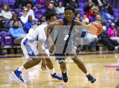 Thumbnail 1 in Quincy vs. Belleville East photogallery.
