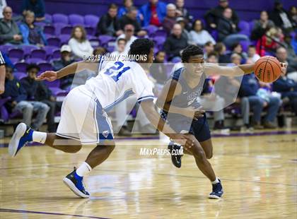Thumbnail 2 in Quincy vs. Belleville East photogallery.
