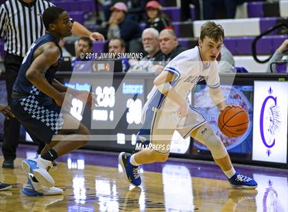 Thumbnail 3 in Quincy vs. Belleville East photogallery.