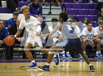 Thumbnail 1 in Quincy vs. Belleville East photogallery.