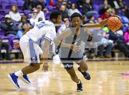 Thumbnail 3 in Quincy vs. Belleville East photogallery.