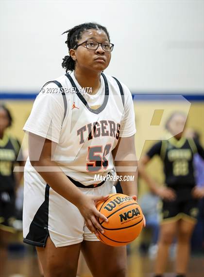 Thumbnail 1 in Gray's Creek vs. South View (2023 Cumberland County Schools Holiday Classic Tournament) photogallery.