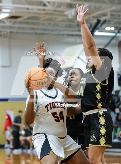 Thumbnail 1 in Gray's Creek vs. South View (2023 Cumberland County Schools Holiday Classic Tournament) photogallery.