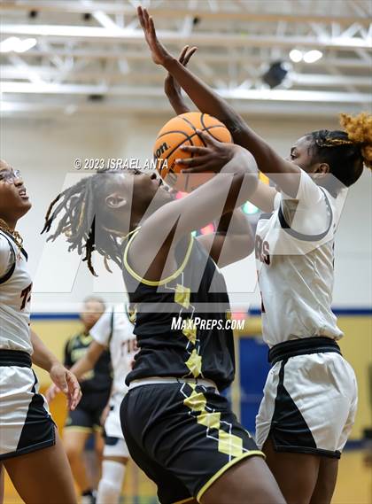 Thumbnail 1 in Gray's Creek vs. South View (2023 Cumberland County Schools Holiday Classic Tournament) photogallery.