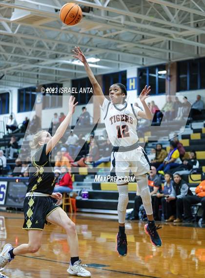 Thumbnail 2 in Gray's Creek vs. South View (2023 Cumberland County Schools Holiday Classic Tournament) photogallery.