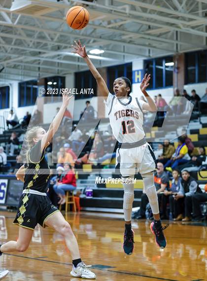 Thumbnail 1 in Gray's Creek vs. South View (2023 Cumberland County Schools Holiday Classic Tournament) photogallery.