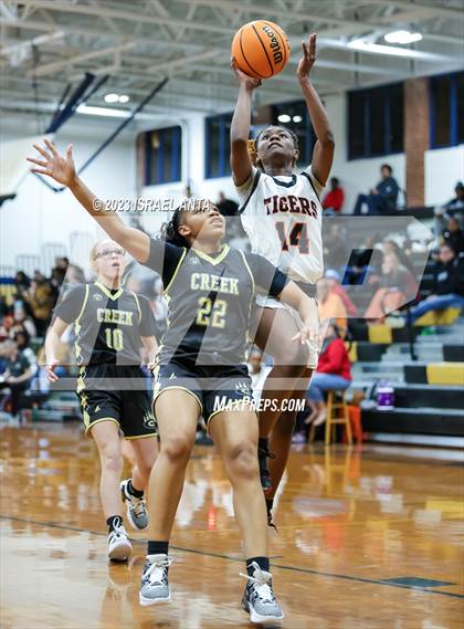 Thumbnail 1 in Gray's Creek vs. South View (2023 Cumberland County Schools Holiday Classic Tournament) photogallery.