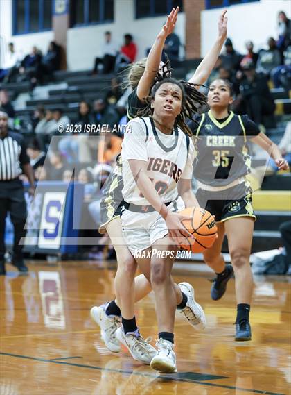 Thumbnail 2 in Gray's Creek vs. South View (2023 Cumberland County Schools Holiday Classic Tournament) photogallery.