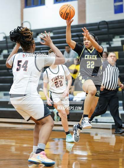 Thumbnail 3 in Gray's Creek vs. South View (2023 Cumberland County Schools Holiday Classic Tournament) photogallery.