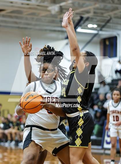 Thumbnail 3 in Gray's Creek vs. South View (2023 Cumberland County Schools Holiday Classic Tournament) photogallery.