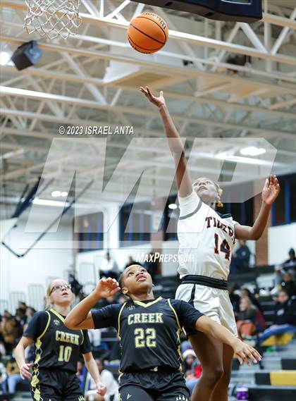 Thumbnail 3 in Gray's Creek vs. South View (2023 Cumberland County Schools Holiday Classic Tournament) photogallery.