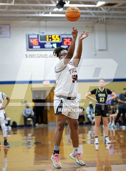 Thumbnail 2 in Gray's Creek vs. South View (2023 Cumberland County Schools Holiday Classic Tournament) photogallery.