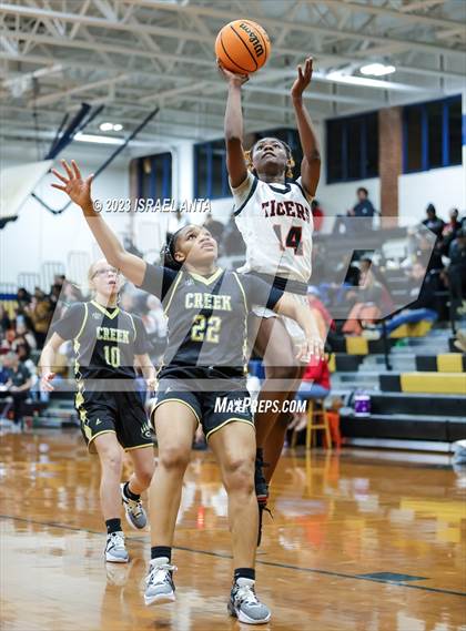 Thumbnail 2 in Gray's Creek vs. South View (2023 Cumberland County Schools Holiday Classic Tournament) photogallery.