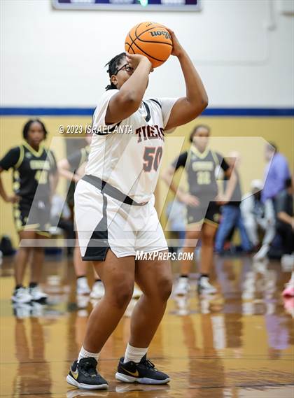 Thumbnail 3 in Gray's Creek vs. South View (2023 Cumberland County Schools Holiday Classic Tournament) photogallery.