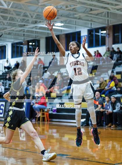 Thumbnail 3 in Gray's Creek vs. South View (2023 Cumberland County Schools Holiday Classic Tournament) photogallery.