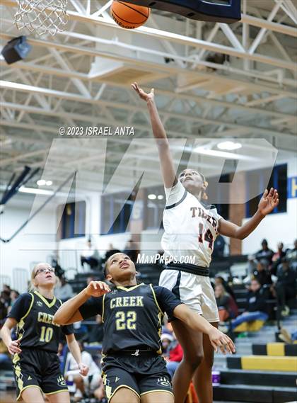 Thumbnail 1 in Gray's Creek vs. South View (2023 Cumberland County Schools Holiday Classic Tournament) photogallery.