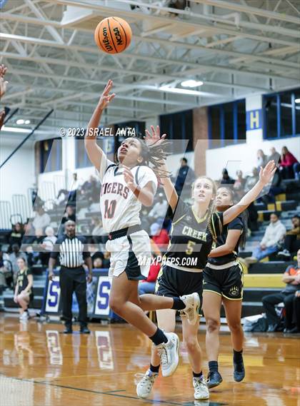 Thumbnail 3 in Gray's Creek vs. South View (2023 Cumberland County Schools Holiday Classic Tournament) photogallery.