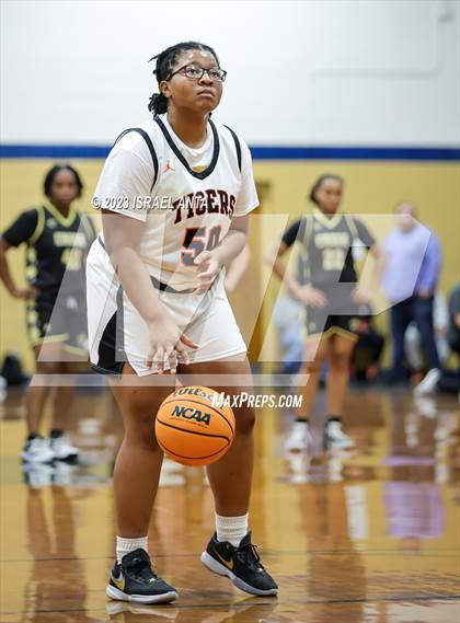 Thumbnail 2 in Gray's Creek vs. South View (2023 Cumberland County Schools Holiday Classic Tournament) photogallery.