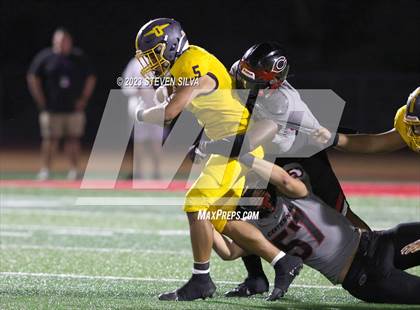 Thumbnail 2 in Centennial vs. Punahou (Honor Bowl) photogallery.