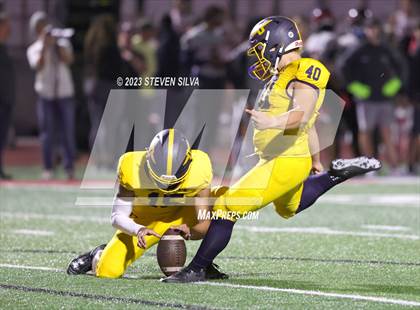 Thumbnail 1 in Centennial vs. Punahou (Honor Bowl) photogallery.