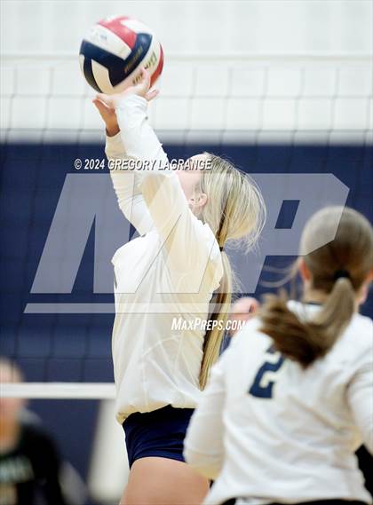 Thumbnail 2 in Southlake Carroll vs Keller photogallery.
