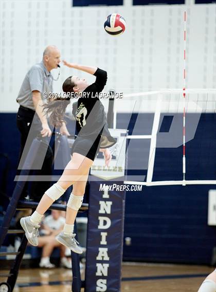 Thumbnail 3 in Southlake Carroll vs Keller photogallery.