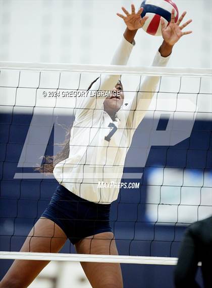 Thumbnail 2 in Southlake Carroll vs Keller photogallery.