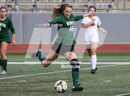 Thumbnail 2 in Claremont vs. Bonita (Claremont Tournament) photogallery.