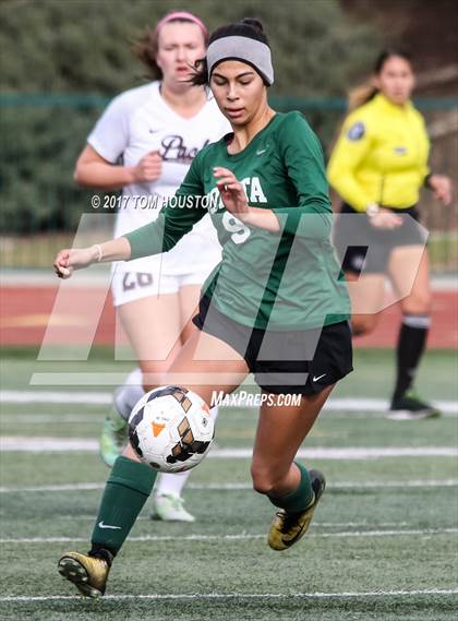 Thumbnail 2 in Claremont vs. Bonita (Claremont Tournament) photogallery.