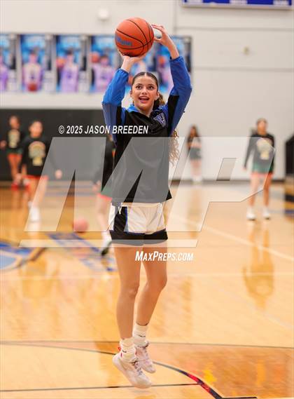 Thumbnail 2 in Vela vs. Harlingen South (UIL 5A Region IV D1 BI-District Basketball) photogallery.