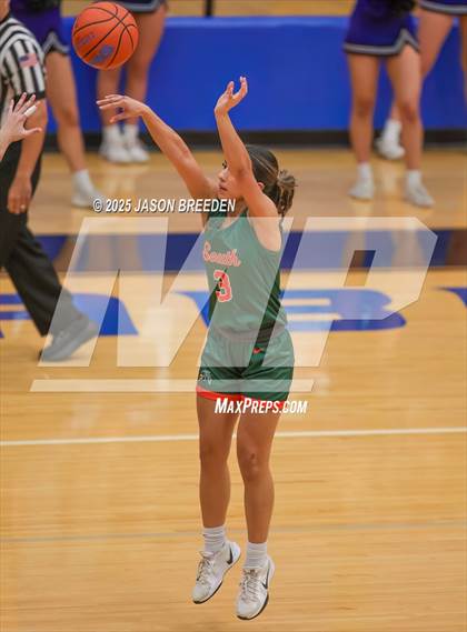 Thumbnail 2 in Vela vs. Harlingen South (UIL 5A Region IV D1 BI-District Basketball) photogallery.