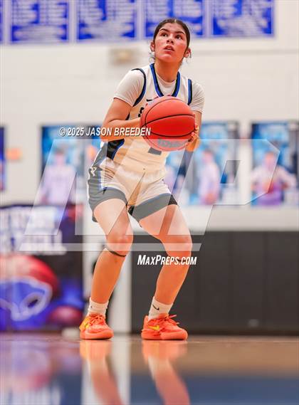 Thumbnail 3 in Vela vs. Harlingen South (UIL 5A Region IV D1 BI-District Basketball) photogallery.