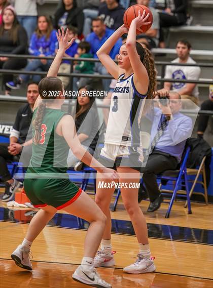 Thumbnail 1 in Vela vs. Harlingen South (UIL 5A Region IV D1 BI-District Basketball) photogallery.