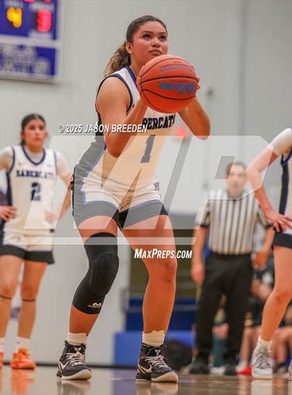 Thumbnail 2 in Vela vs. Harlingen South (UIL 5A Region IV D1 BI-District Basketball) photogallery.