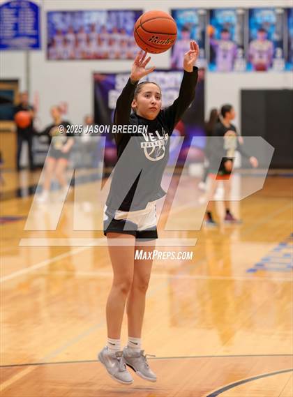 Thumbnail 1 in Vela vs. Harlingen South (UIL 5A Region IV D1 BI-District Basketball) photogallery.