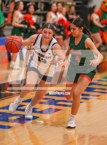 Thumbnail 3 in Vela vs. Harlingen South (UIL 5A Region IV D1 BI-District Basketball) photogallery.