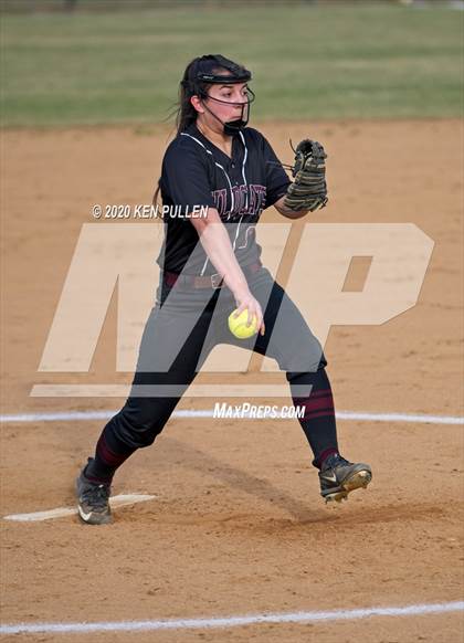 Thumbnail 1 in Warren County vs. Madison County photogallery.