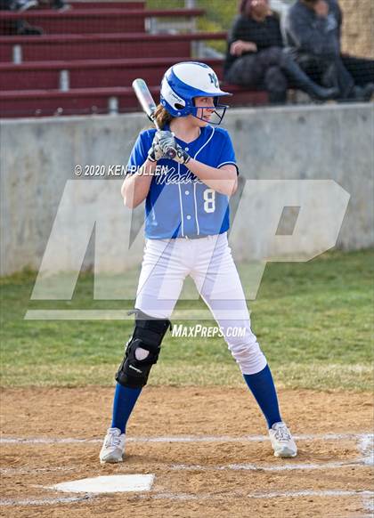 Thumbnail 3 in Warren County vs. Madison County photogallery.