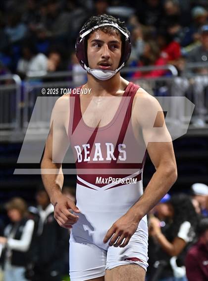 Thumbnail 3 in UIL Wrestling 5A-6A Finals (Round 1) photogallery.