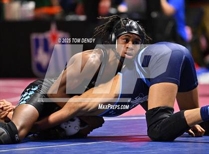 Thumbnail 3 in UIL Wrestling 5A-6A Finals (Round 1) photogallery.