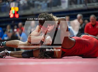 Thumbnail 1 in UIL Wrestling 5A-6A Finals (Round 1) photogallery.
