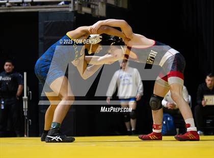 Thumbnail 1 in UIL Wrestling 5A-6A Finals (Round 1) photogallery.